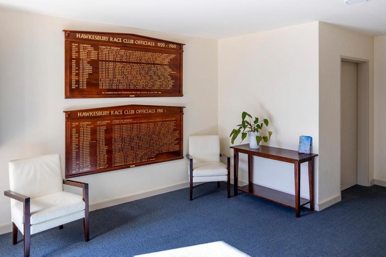 Hawkesbury Race Club Motel Windsor Dış mekan fotoğraf Club Honours Boards